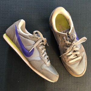 Nike classic grey sneakers